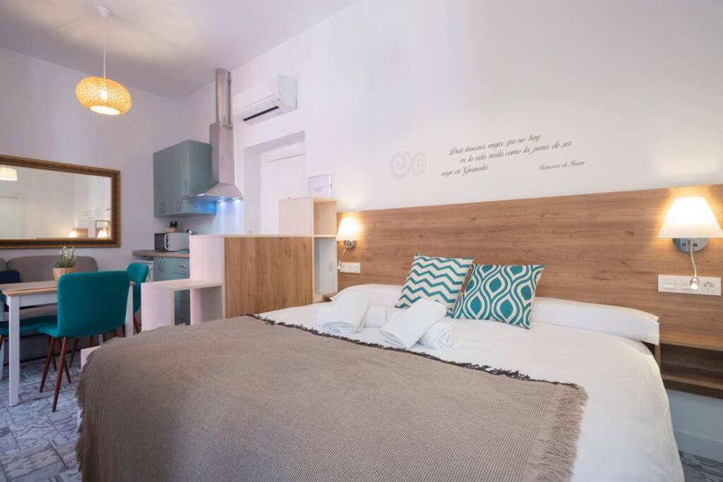 Rosarioseis Loft Corral Del Carbon Apartment Granada Exterior photo